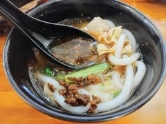-丽虹云南过桥米线(兴工街店)