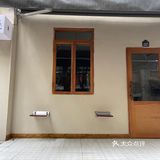 纯粹路过，早上还没到开门营业的时间