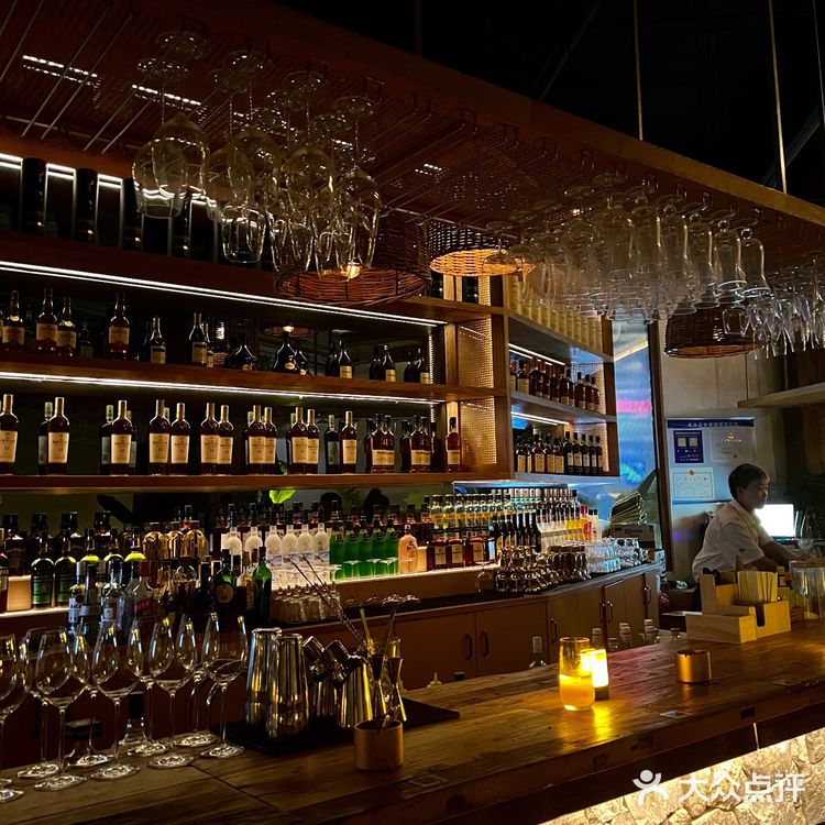 长沙首家民谣酒馆 吹着江风和你的那个ta