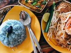 -Pad Thai Kratong Thong by ama
