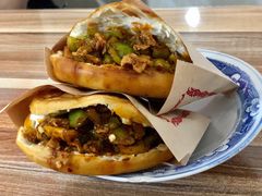 孜然夹馍-老字号杨坡红油米线腊汁肉夹馍(东四道巷店)