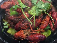 -虾弄弄海派小龙虾·牛羊蝎子火锅