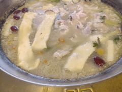 -颜氏双江清水鱼一养身火锅(磁器口店)