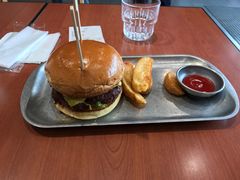 经典芝士牛肉堡-魏斯理汉堡(西安沣东吾悦店)