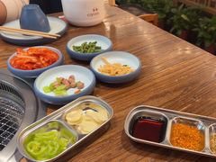 -明洞阿姨·韩式酱蟹烤肉·创意料理(三元桥店)