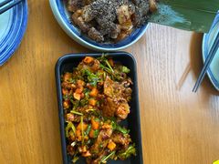 -包整·丝娃娃(一览甲秀楼风景店)