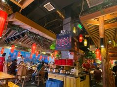 大堂-野山舂·贵州现舂酸汤火锅(鸿通城店)