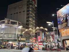 -六合夜市