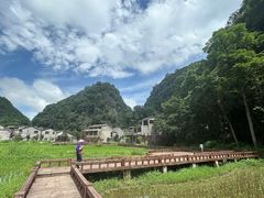 -高荡千年布依古寨旅游景区