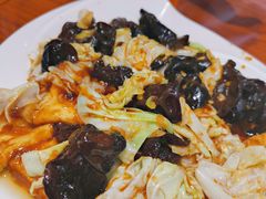 木耳白菜爆豆腐-恩宏德餐馆(平山道店)