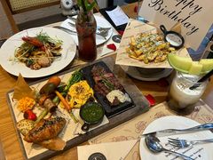 -Mark&Mars Restaurant