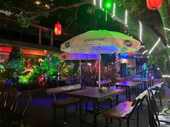 -Green Tree Rest. & Pub