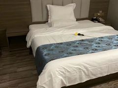 -花居酒店(苏州高教区尹山湖地铁站店)