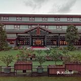 这家是涌泉寺自己办的酒店，住酒店有送涌泉寺门票