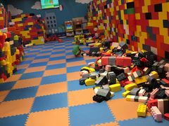 -酷洛小镇(步步高新天地购物广场店)