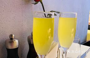 Non-Alcoholic Sparkling Wine