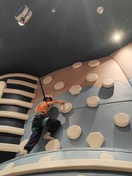 -奈尔宝家庭中心·亲子餐厅(鄞州万达店)