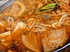 部队锅-MI WU FACTORY米屋美食工厂餐厅(绿地店)