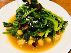 鹰嘴豆拌菠菜-巴依老爷新疆美食(常营店)