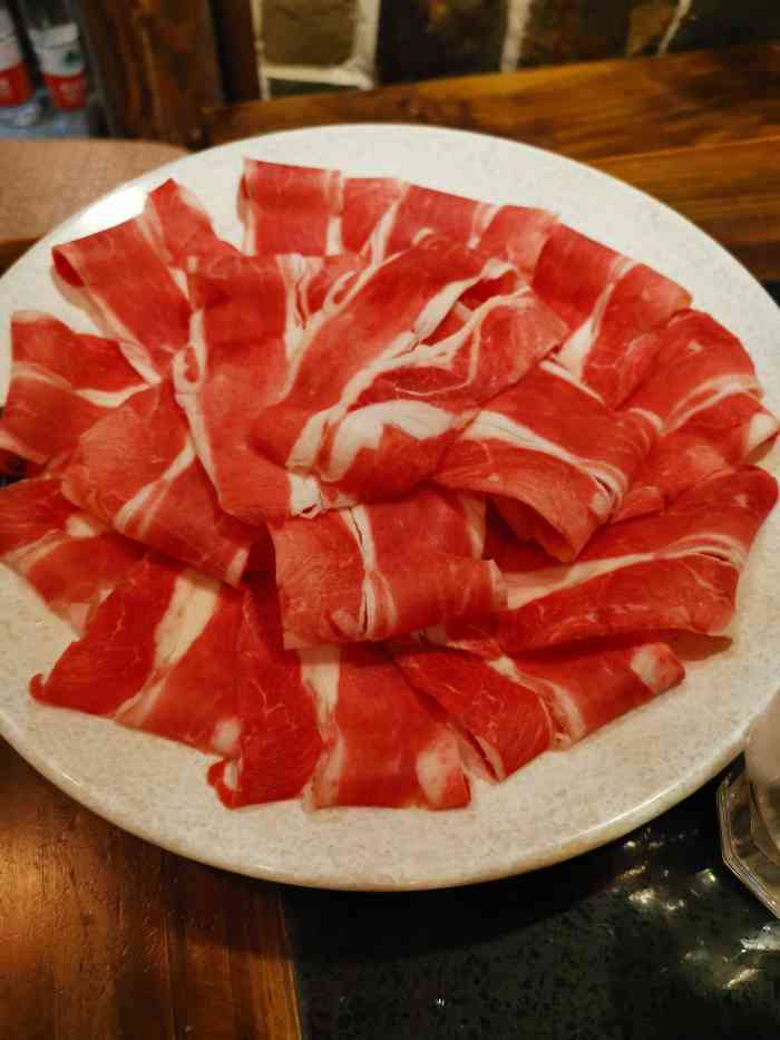 唇辣号重庆老火锅(梨园旗舰店)-"菜品很新鲜,服务也还好.