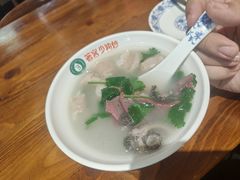 -老天桥酱肉烧饼夹肘子(天桥店)