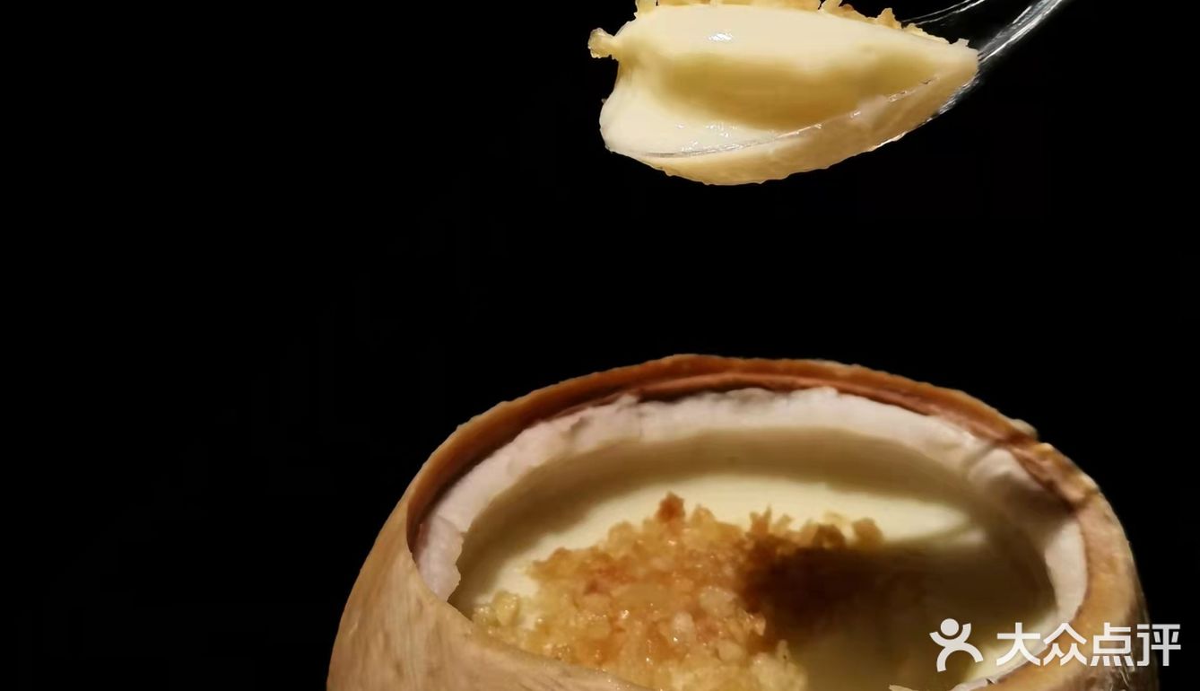 顺着时光的烙印 来到天河北这家椰子鸡老店