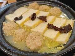 荆州鱼糕圆-莲餐厅·湖北菜·潜江小龙虾店(愚园路店)