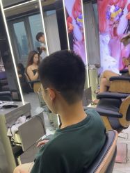 -藤野造型烫发染发