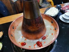 -果松木炭酸菜铜火锅·外婆参鸡汤