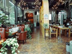 -桉树林A coffee 森林餐厅(三圣乡店)
