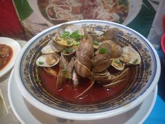 -爆炸头阿姨小四川正宗川味小吃(无任何分店)