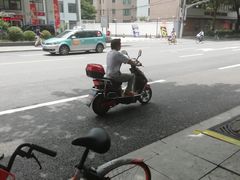 -中国石化武宁路加油站