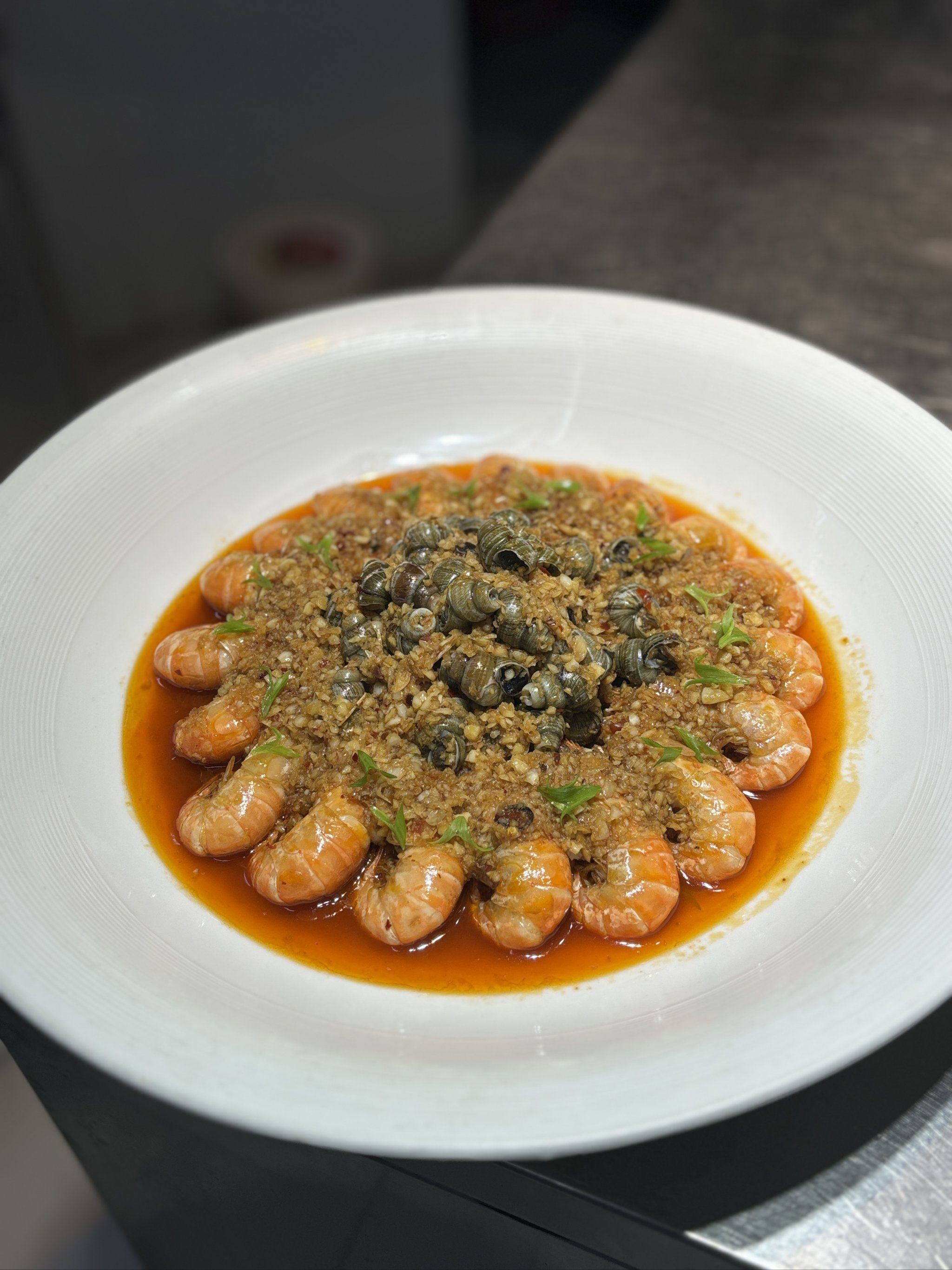 蒜香螺丝虾烧田螺,这简直是一道令人陶醉的