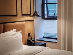 -万泊酒店(长沙五一广场国金中心店)