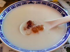 椰汁桃胶雪燕-传统糖水