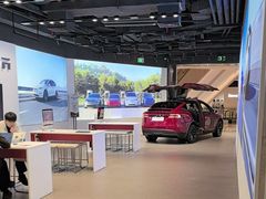 -TESLA 特斯拉(上海太古汇体验店)