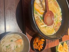 -银米·云南传统过桥米线(双廊黑金冠店)