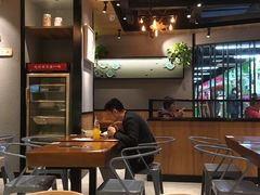 大堂-渝是乎川渝小炒(新世界百货望京店)