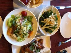 经典凯撒沙拉配香脆火腿-WOLFGANG PUCK KITCHEN & BAR(迪士尼小镇店)
