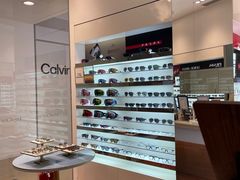 -LensCrafters亮视点·OAKLEY精选(静安嘉里中心店)