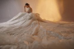 点击看大图 -艾拉·女王婚纱礼服馆