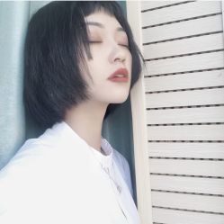 -Hello Lady发型设计