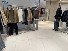 -URBAN REVIVO(七宝领展广场店)
