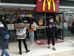 等位区-麦当劳(无锡滨湖万达店)