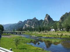 -百里峡七彩艺术小镇