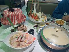 -洪氏嗨捞·广东猪肚鸡·椰子鸡火锅(西咸万象城店)