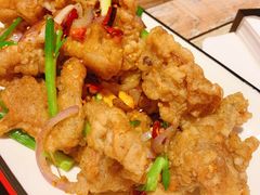 -虾弄弄海派小龙虾·牛羊蝎子火锅