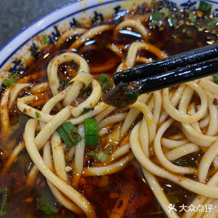 一碗兰在海口算是比较正宗的兰州牛肉面了 只是不知道为