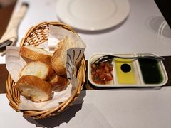 餐前面包配三种抹酱-CAPARESH開府莱舍(望京金辉店)