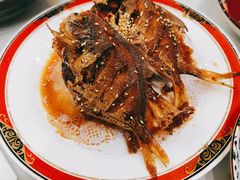 干烧鲳鱼-小实惠嘉(威海路店)